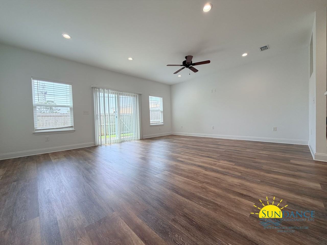 12 Alder Ave Se - Photo 4 of 32