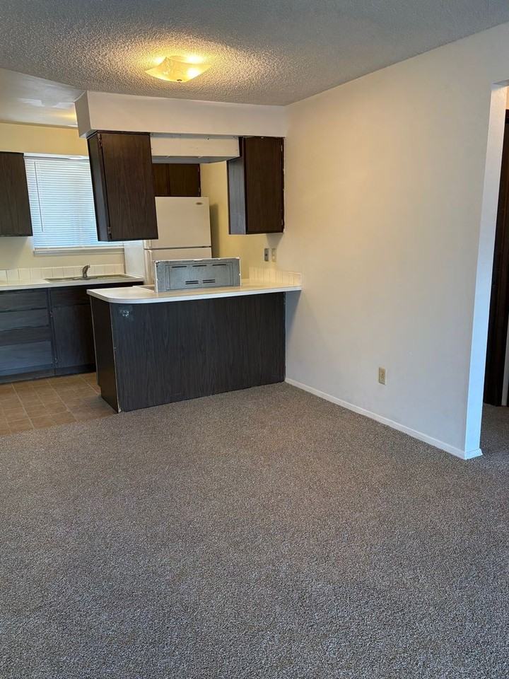 760 - Photo 5 of 11