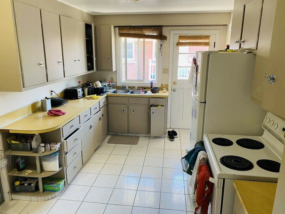 2459 Clover Street - Photo 4 of 10