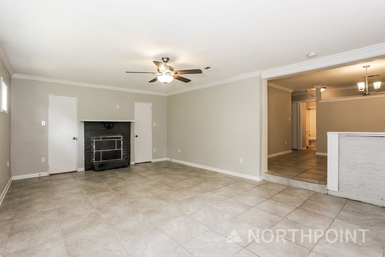 539 Golden Meadows Ln - Photo 2 of 31