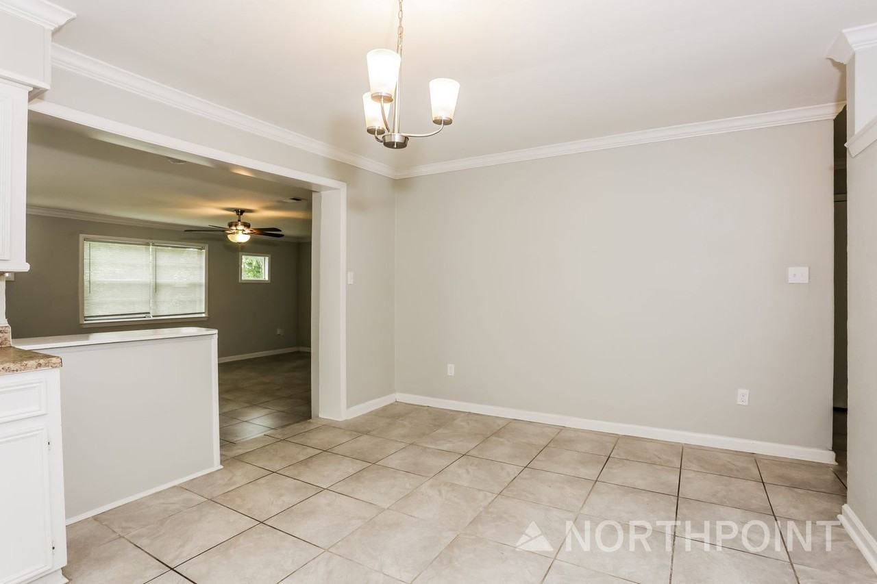 539 Golden Meadows Ln - Photo 4 of 31