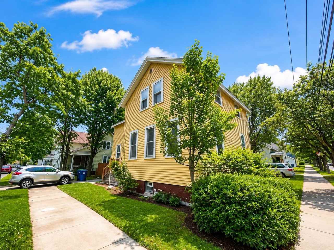 703 Jackson St - Photo 2 of 9