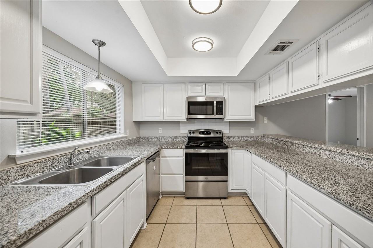 2 Goldthread Ct - Photo 6 of 28