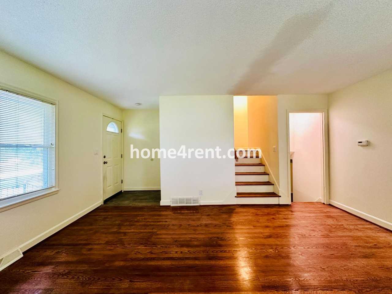 734 S Central St - Photo 3 of 26