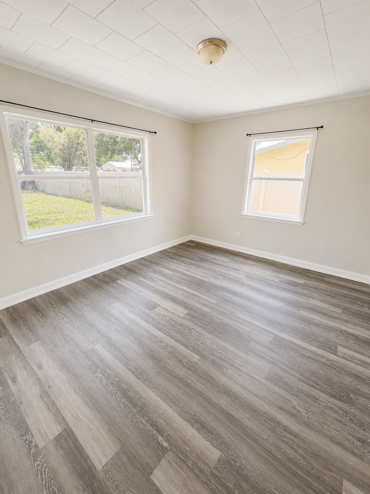 4940 9th St - Photo 4 of 8