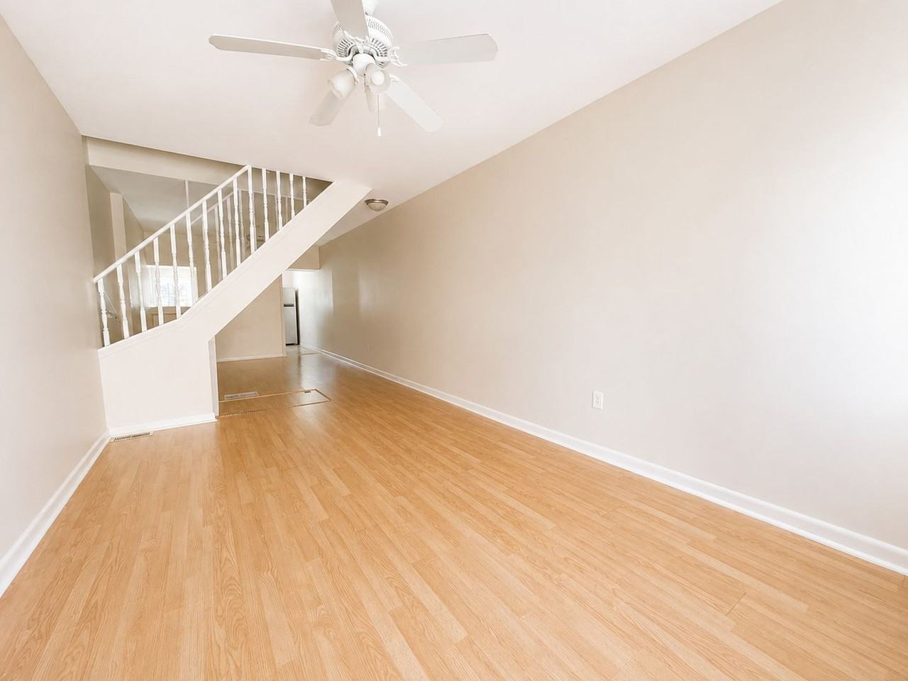 359 E Hector St - Photo 2 of 16