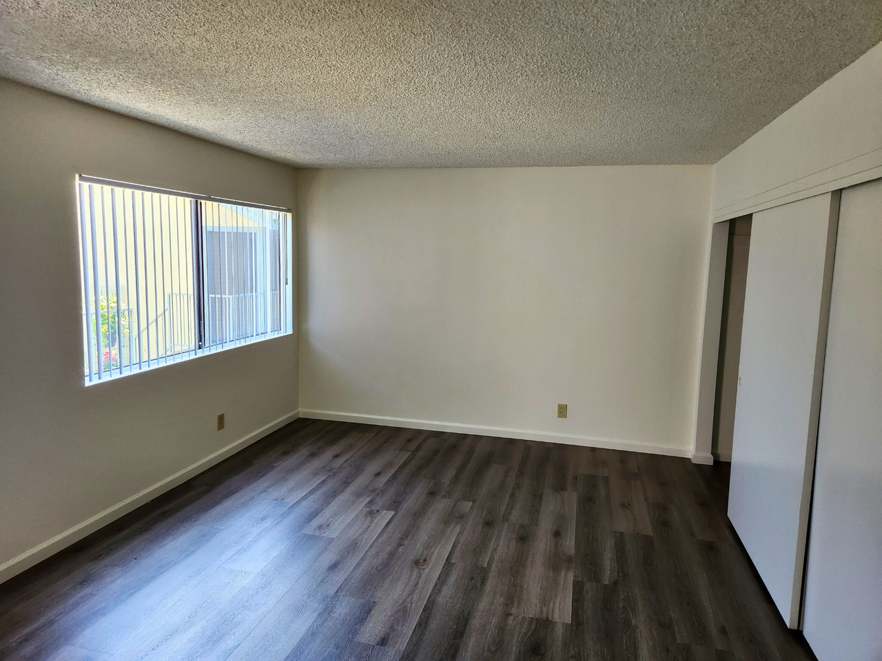 827 Grand Ave Long Beach Apartments - Photo 3 of 30