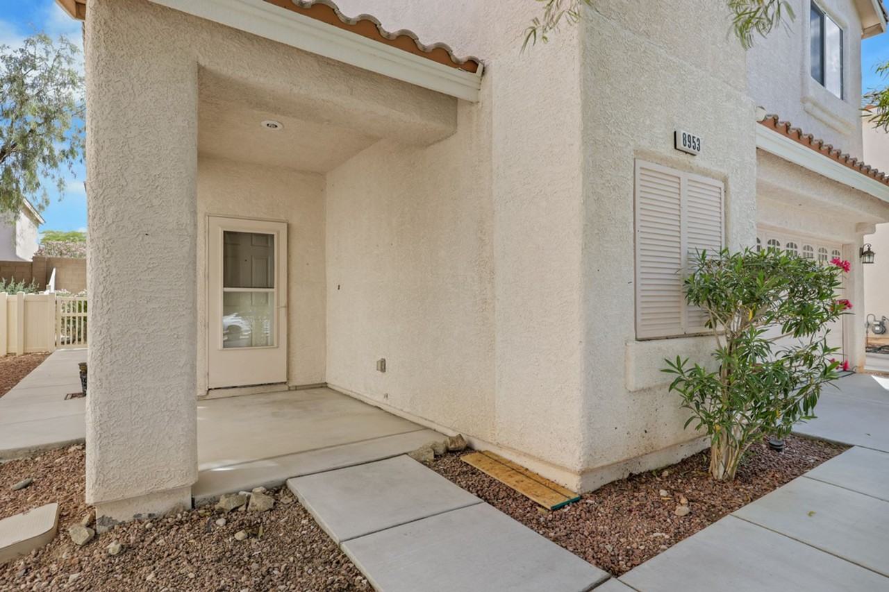 8953 Tom Noon Ave - Photo 2 of 18