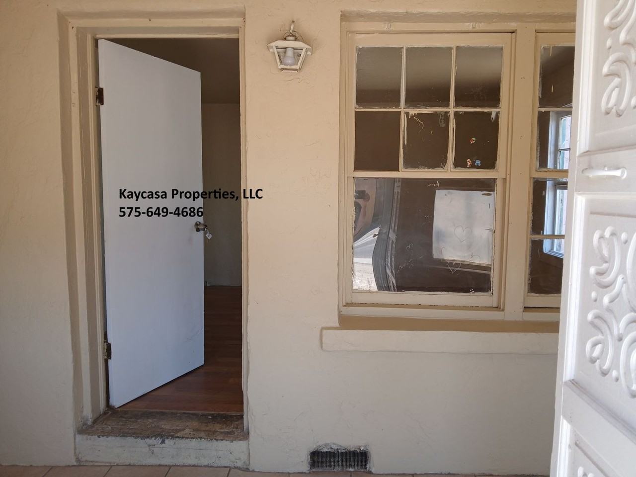 1121 N Mesquite St - Photo 2 of 8