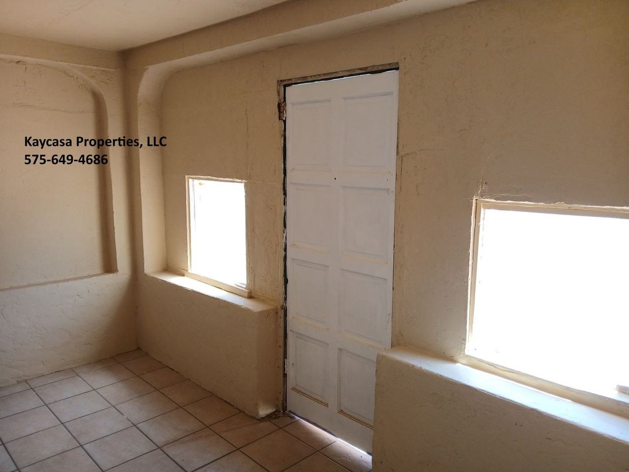 1121 N Mesquite St - Photo 3 of 8
