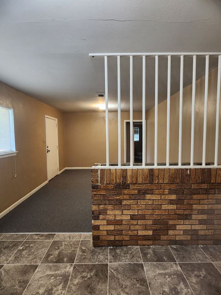 638 Bringhurst Dr - Photo 6 of 13