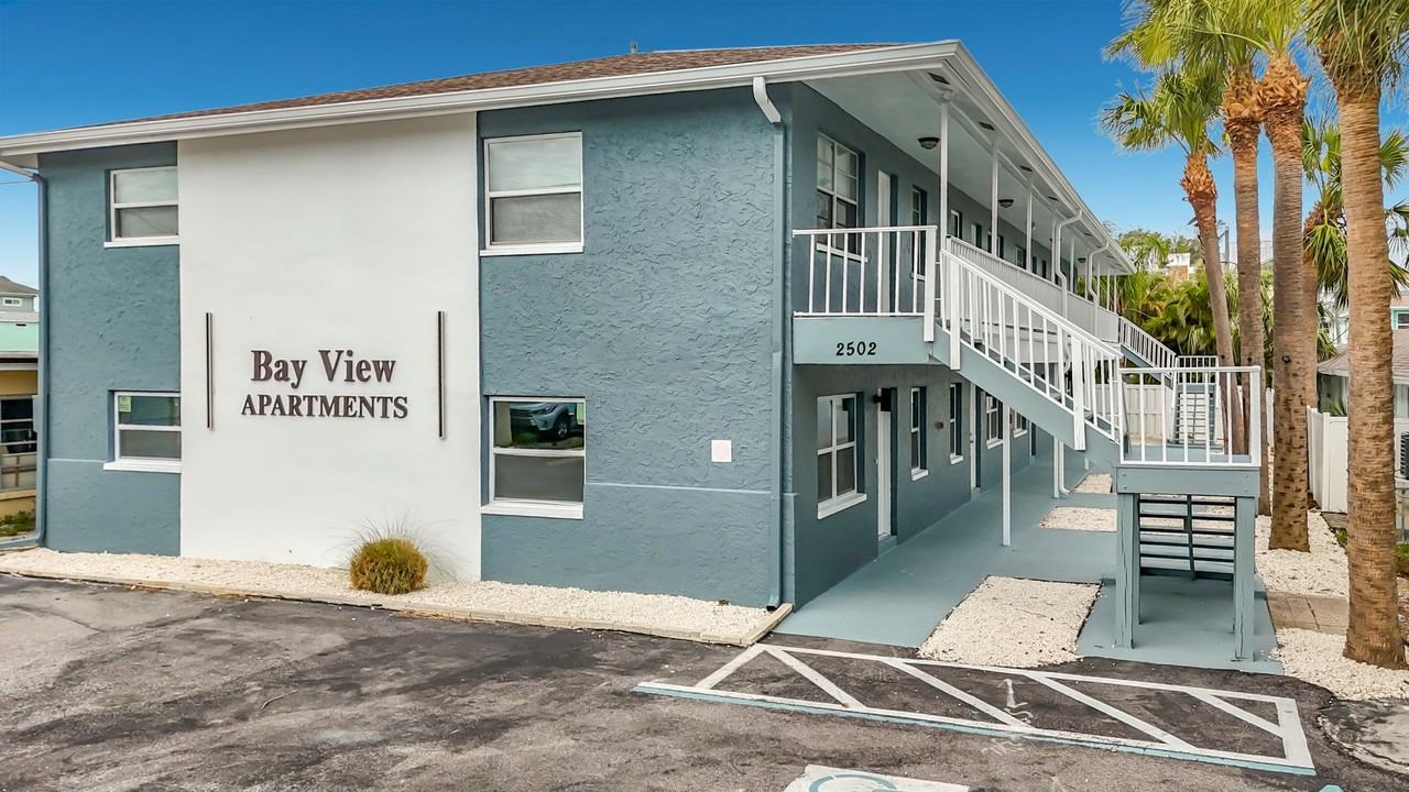 2502 Bay Blvd - Photo 2 of 20