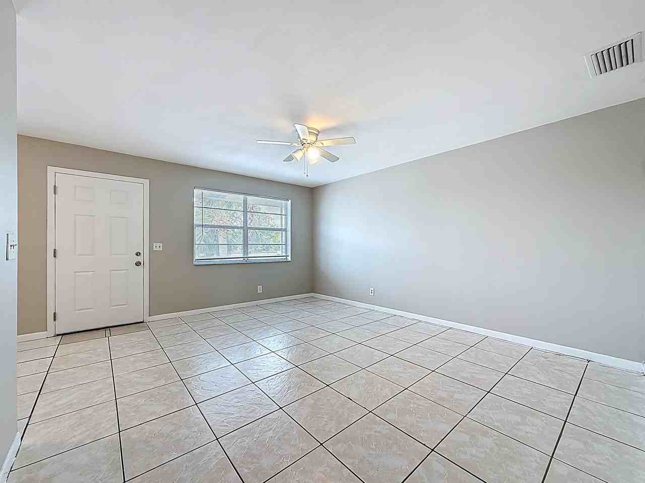 2502 Bay Blvd - Photo 6 of 20
