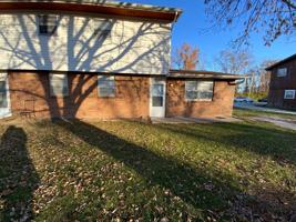 featured image of 560 Ne Park Ln