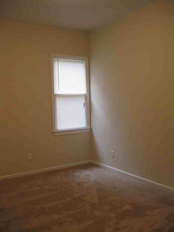 1336 W. 38th Street - Photo 6 of 27