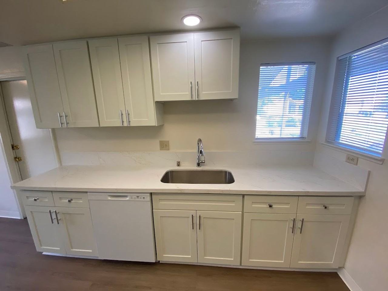 3733 Huntsman Dr - Photo 4 of 24