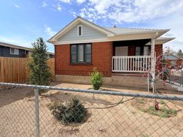 featured image of 747 W 5th St