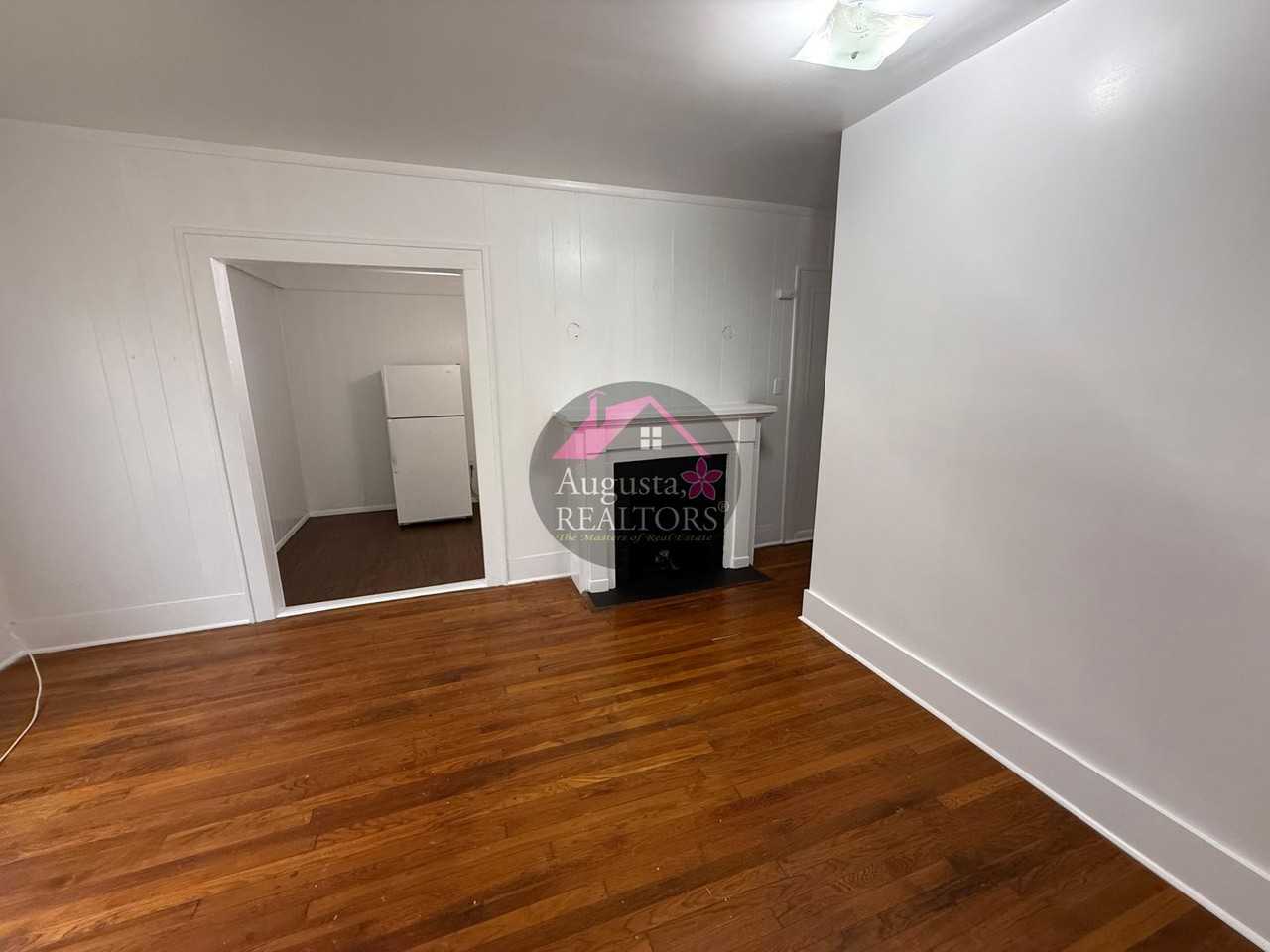 649 En 18th St #2 - Photo 2 of 16