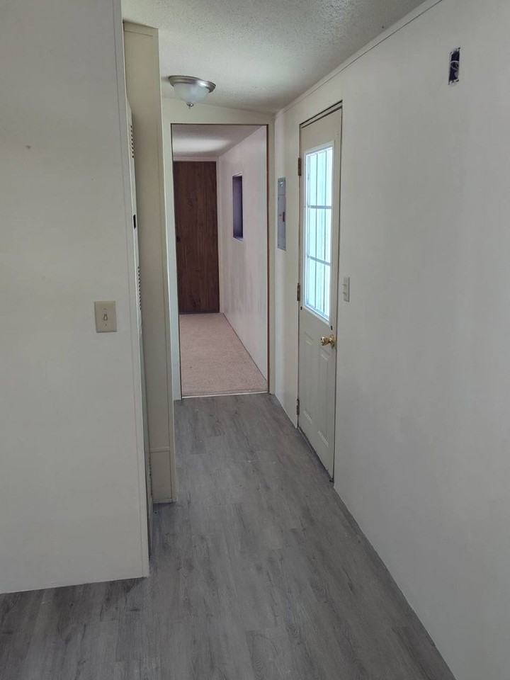 711 Eastgate Dr Se - Photo 7 of 12
