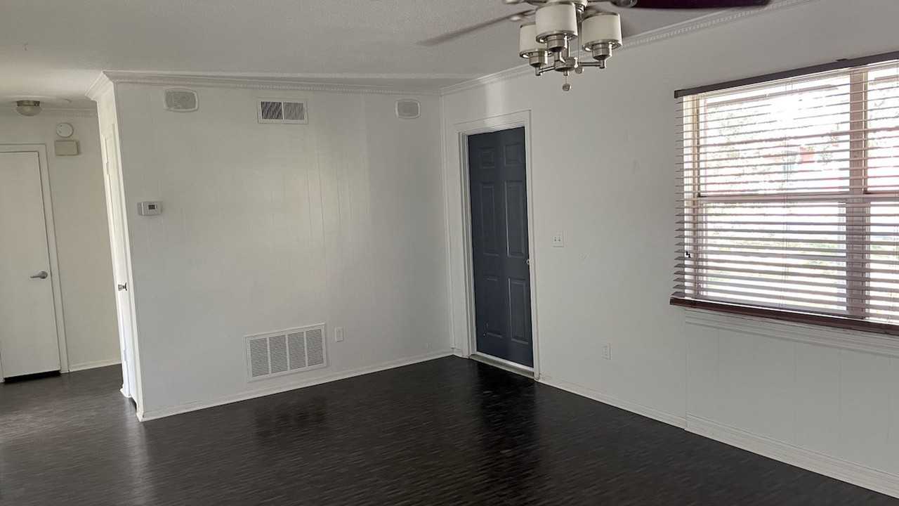 660 Jasmine Rd - Photo 2 of 9