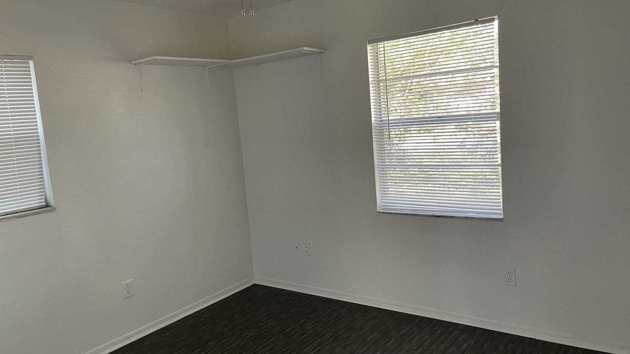660 Jasmine Rd - Photo 7 of 9