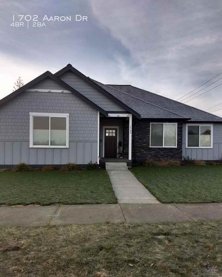 1702 Aaron Dr