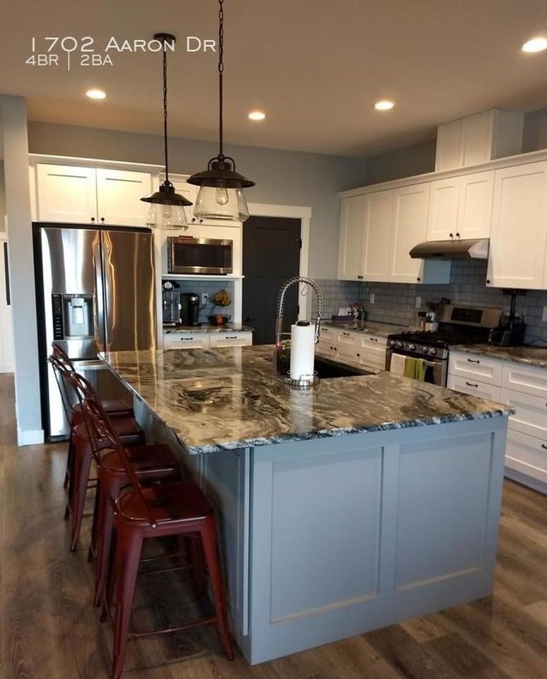 1702 Aaron Dr - Photo 3 of 19