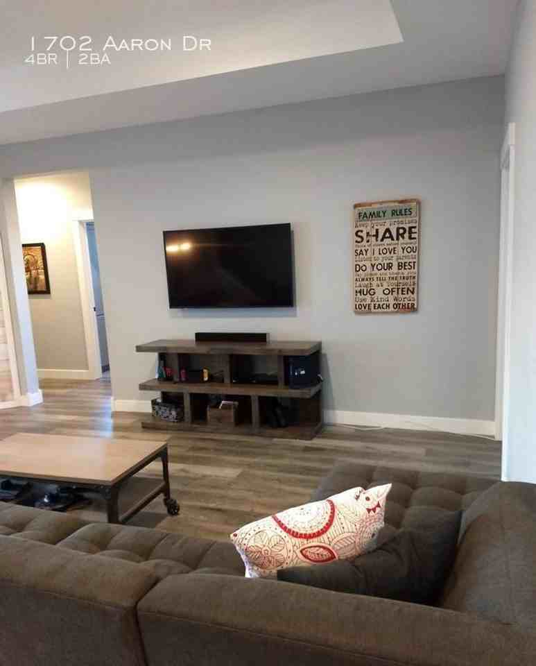 1702 Aaron Dr - Photo 6 of 19