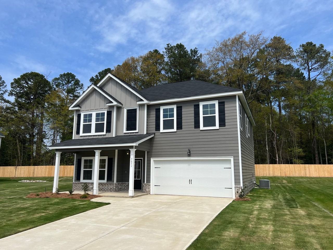 3671 Lynnwood Dr - Photo 2 of 42