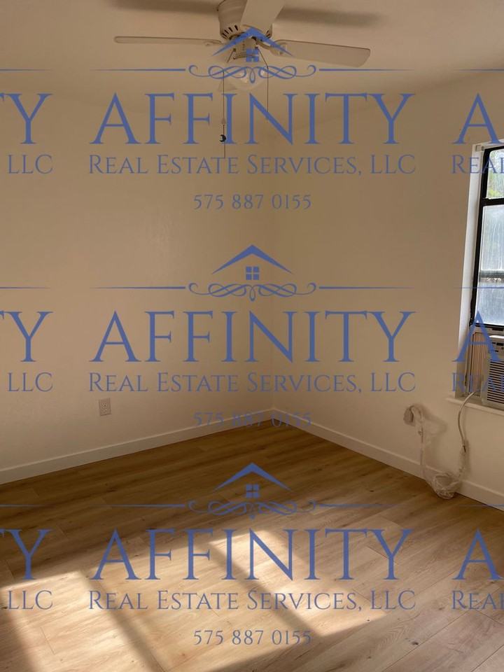 706 Los Arboles - Photo 3 of 10