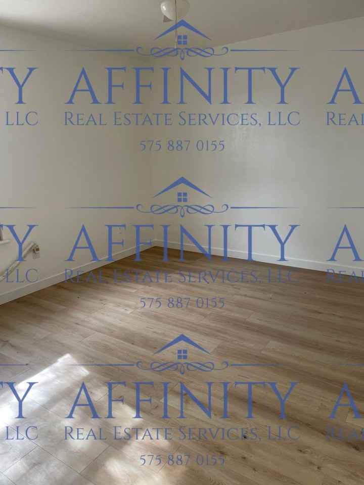 706 Los Arboles - Photo 4 of 10