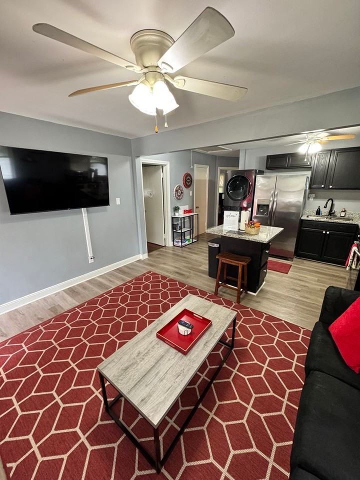 1732 Winder St - Photo 4 of 20