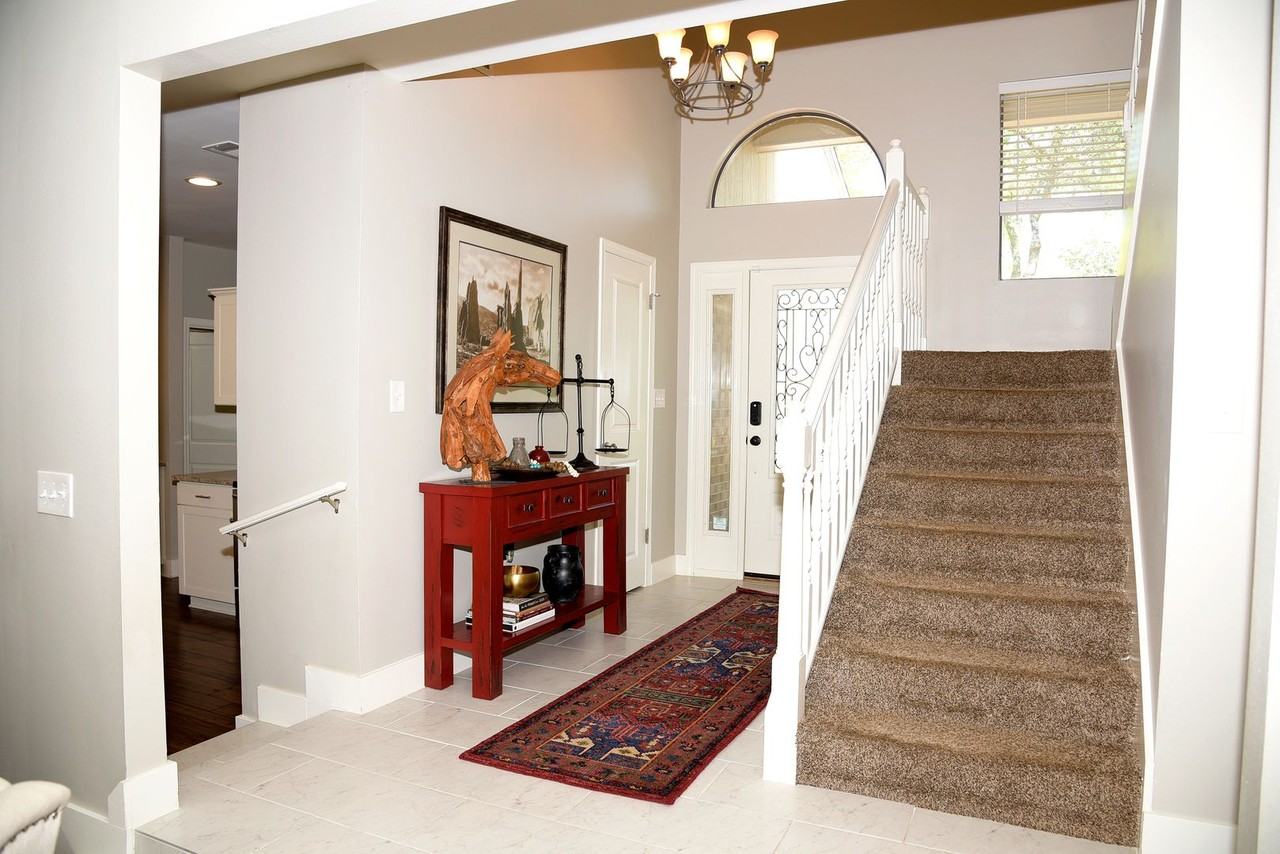 416 Aruba Way - Photo 3 of 29