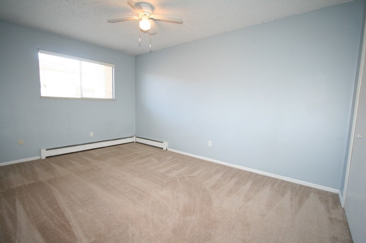 1261 1261 Willow Bend Cir A/4 - Photo 2 of 18