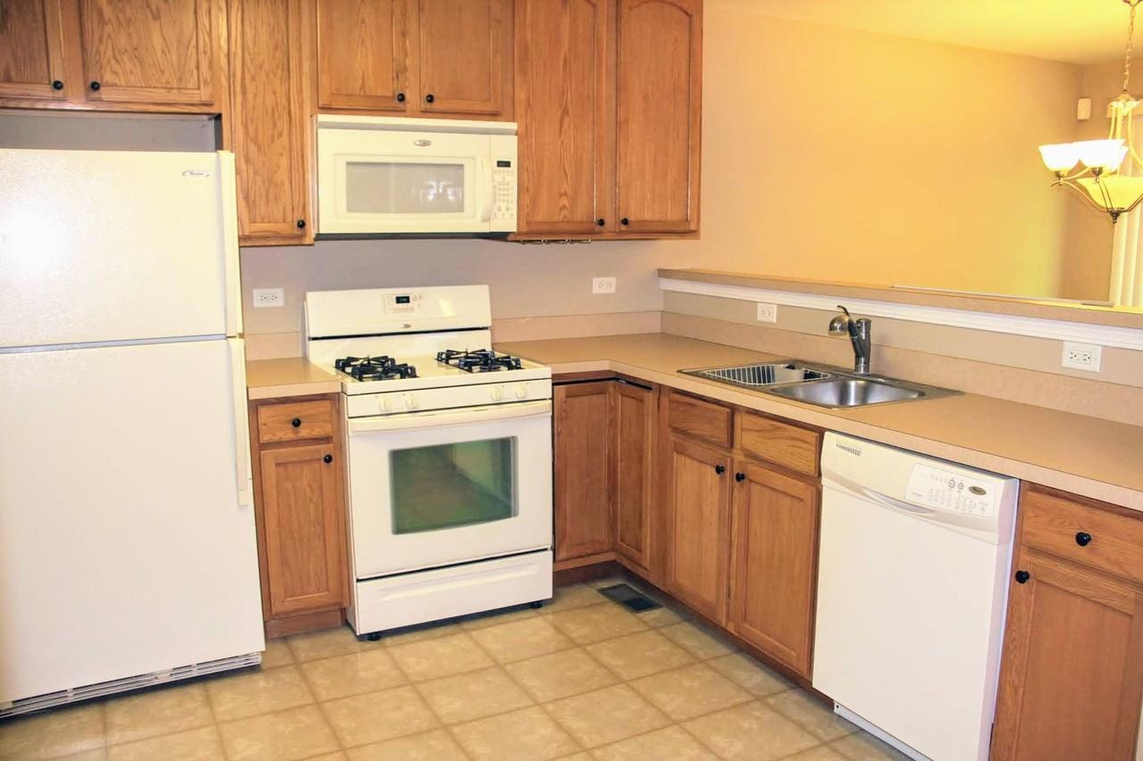 32427 N Mackinac Ln - Photo 2 of 14