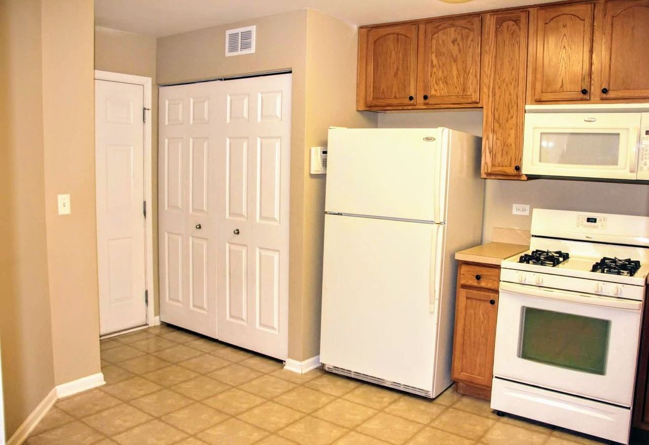32427 N Mackinac Ln - Photo 3 of 14