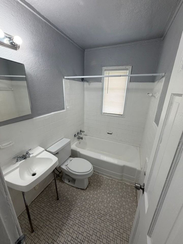 4716 Littlepage St - Photo 6 of 6
