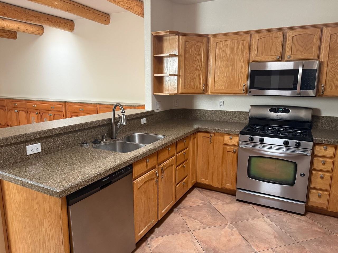 10133 Irbid Rd Ne - Photo 7 of 24
