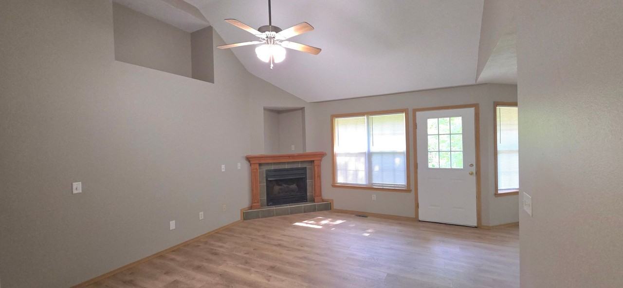 3878 S Keystone Ave - Photo 2 of 10