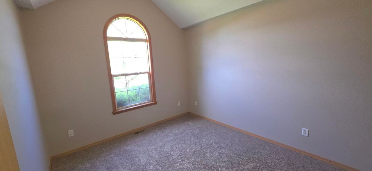 3878 S Keystone Ave - Photo 3 of 10