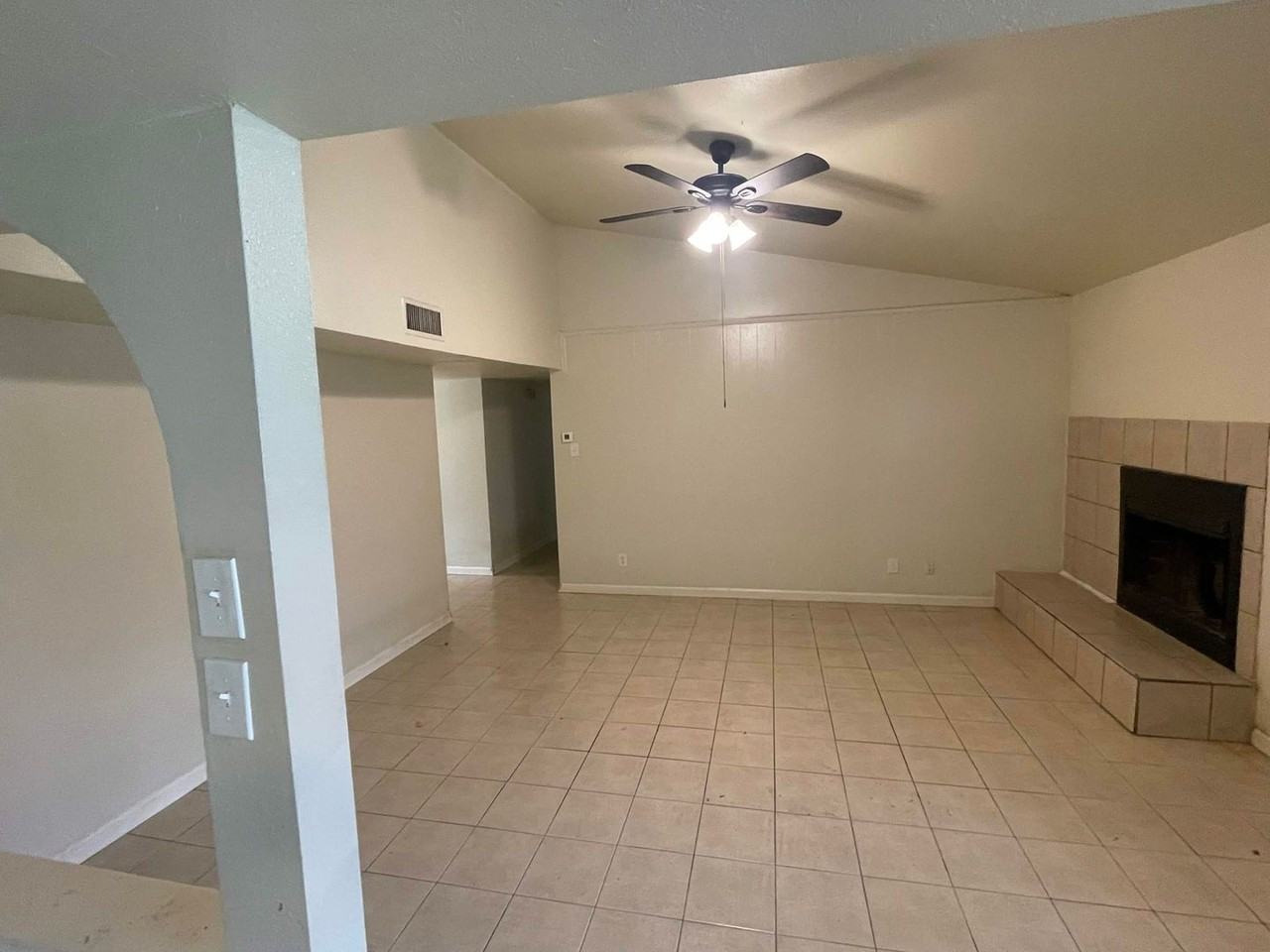 1408 E Park Blvd - Photo 3 of 13