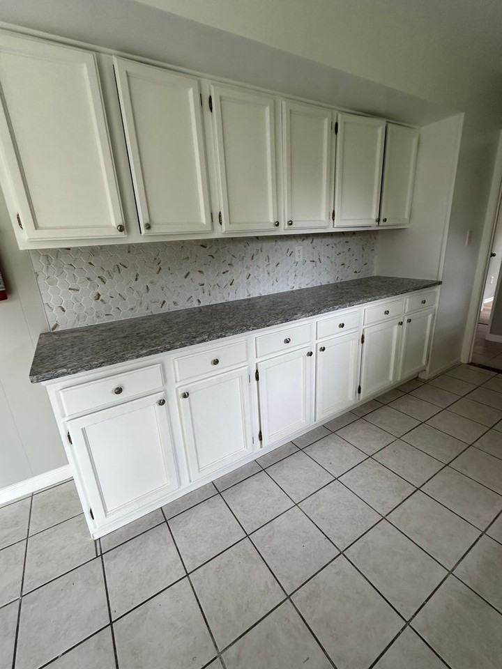 35 Medford Ln - Photo 4 of 18