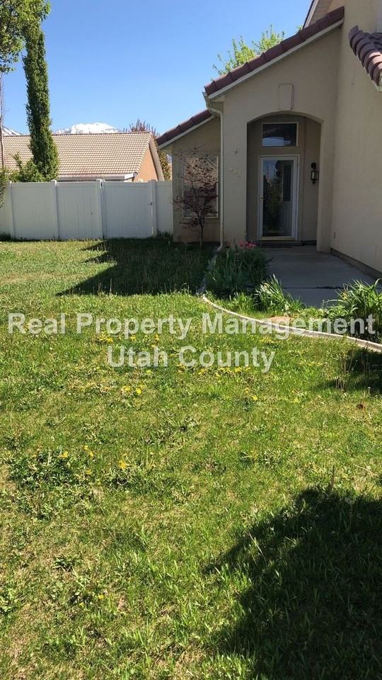 433 W 200 S - Photo 2 of 19