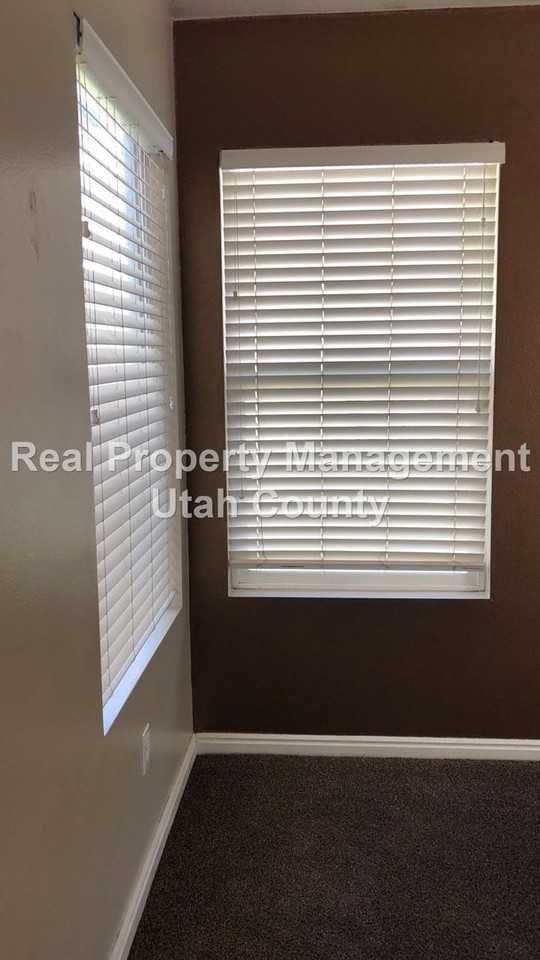 433 W 200 S - Photo 5 of 19