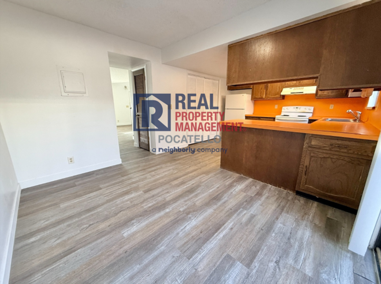 1117 Booth Dr - Photo 6 of 21