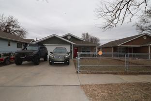 528 W 8th St - Photo 1 of 1