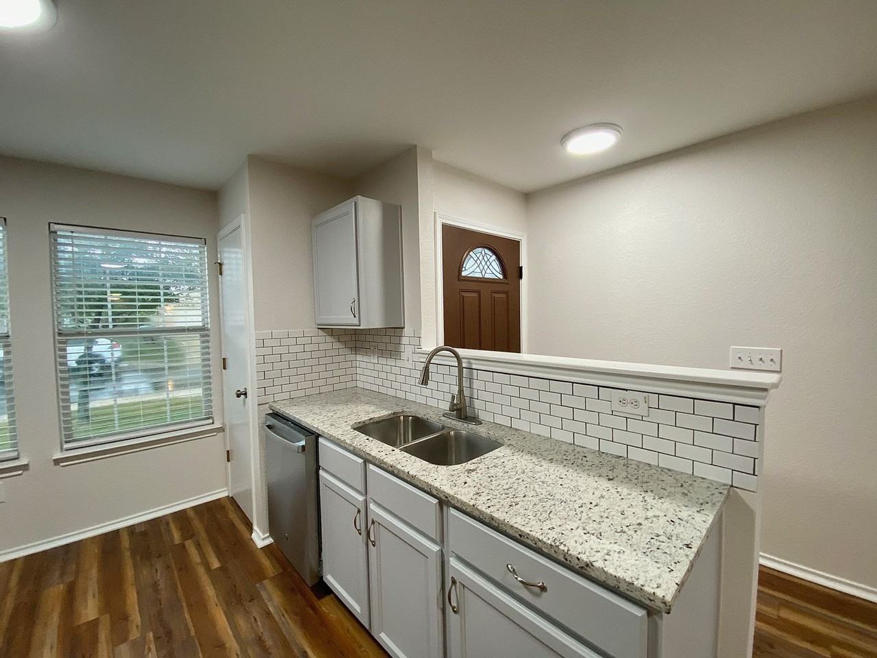 11255 Dublin Woods - Photo 7 of 25