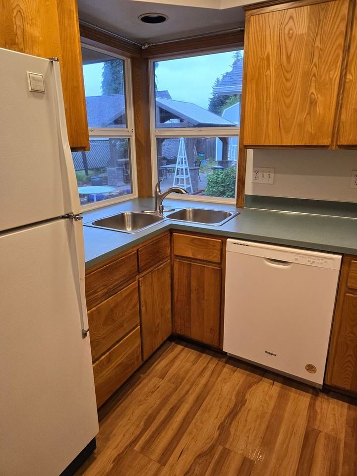 4127 Scenic Dr - Photo 4 of 23