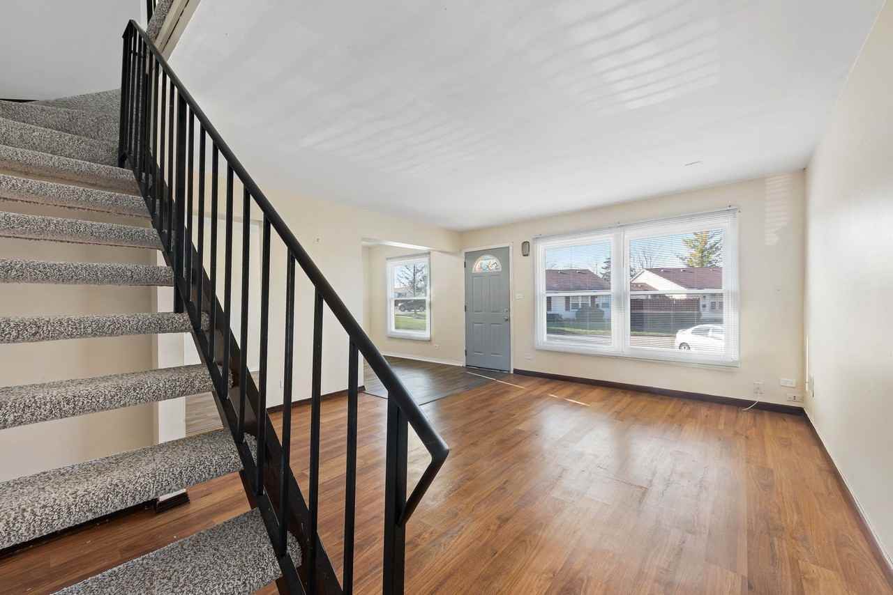 1960 Liberty Pl - Photo 7 of 16