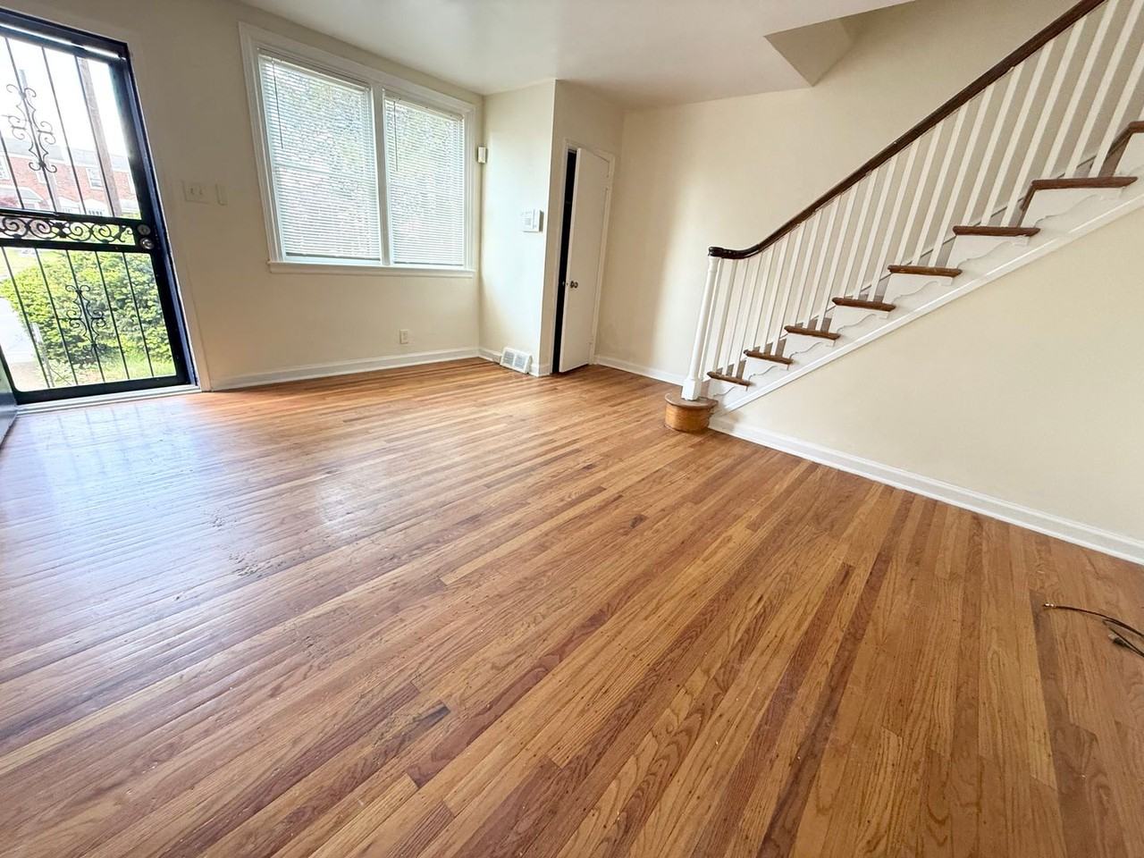 639 Adams Ave - Photo 4 of 29